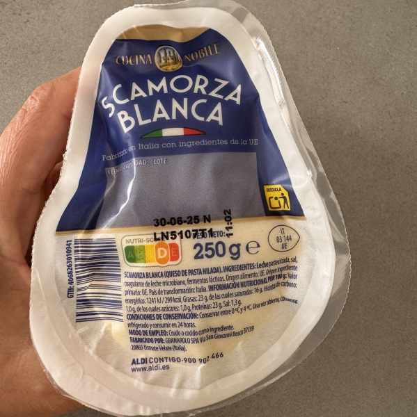 Queso scamorza blanca 